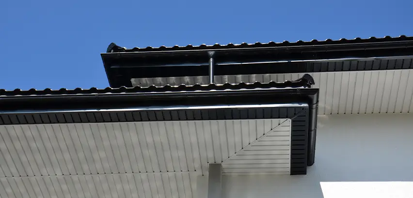 Roof Overhang Repair in Concho